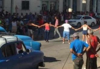 Continúan protestas en Cuba por apagón general y bloqueo de internet
