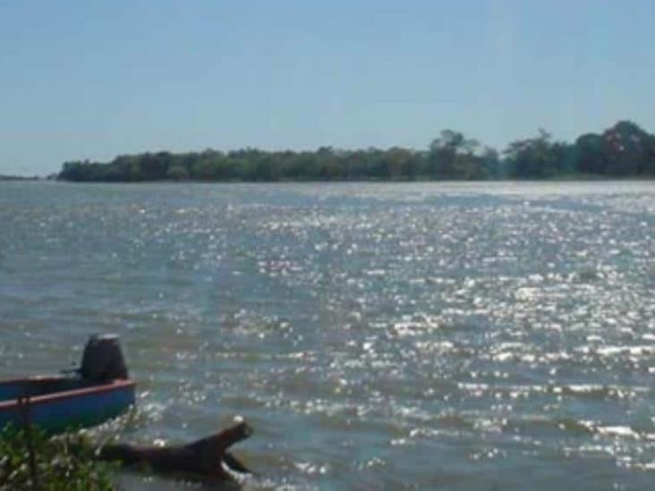 Río San Antonio causa estragos en R/A. 15 de Mayo Río San Antonio causa estragos en R/A. 15 de Mayo