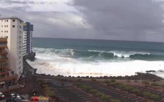 Rescatistas hallan 4 muertos, 29 desaparecidos y un superviviente en barco cerca de Islas Canarias