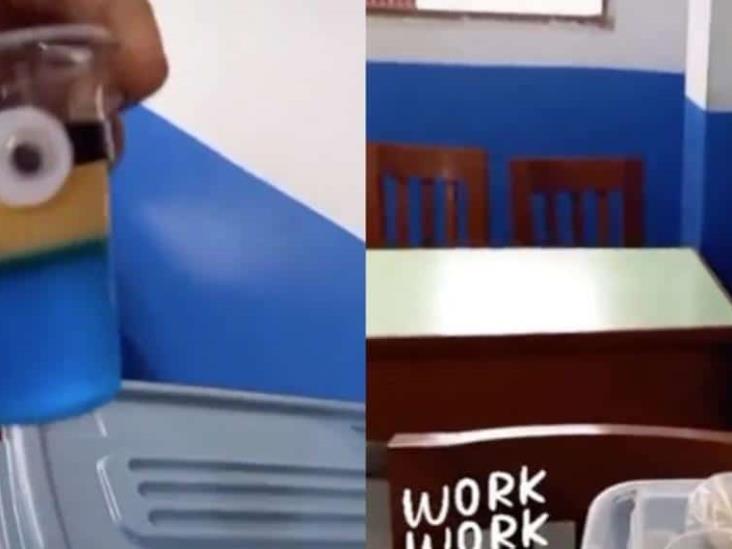 Niño vende gelatinas de Minions en la secundaria para ayudar a sus padres Niño vende gelatinas de Minions en la secundaria para ayudar a sus padres