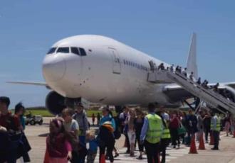 Primer vuelo con turistas rusos aterriza en Venezuela tras meses de bloqueo aéreo