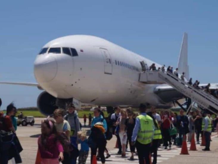Primer vuelo con turistas rusos aterriza en Venezuela tras meses de bloqueo aéreo Primer vuelo con turistas rusos aterriza en Venezuela tras meses de bloqueo aéreo