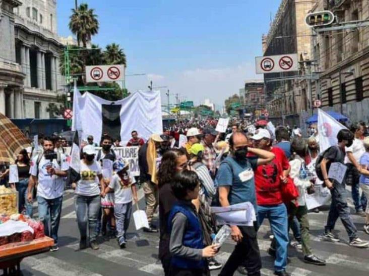 Reportan encapuchados en la retaguardia de la marcha del 2 de octubre Reportan encapuchados en la retaguardia de la marcha del 2 de octubre