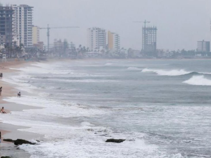 Se pronostican lluvias torrenciales, vientos intensos y oleaje elevado por el huracán Orlene Se pronostican lluvias torrenciales, vientos intensos y oleaje elevado por el huracán Orlene