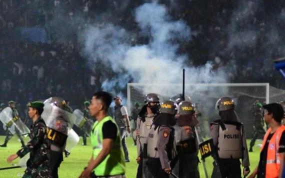 32 de los muertos en el estadio de fútbol de Indonesia son niños