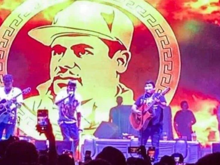 Proyectan imagen de El Chapo Guzmán en festejos por el aniversario de Culiacán Proyectan imagen de El Chapo Guzmán en festejos por el aniversario de Culiacán