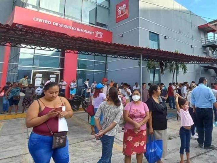 INFONAVIT desaloja a familias de sus casas, lamenta el PRD INFONAVIT desaloja a familias de sus casas, lamenta el PRD