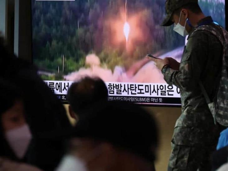 Corea del Norte lanza misil que sobrevoló en Japón, gobierno pide a habitantes buscar refugio Corea del Norte lanza misil que sobrevoló en Japón, gobierno pide a habitantes buscar refugio