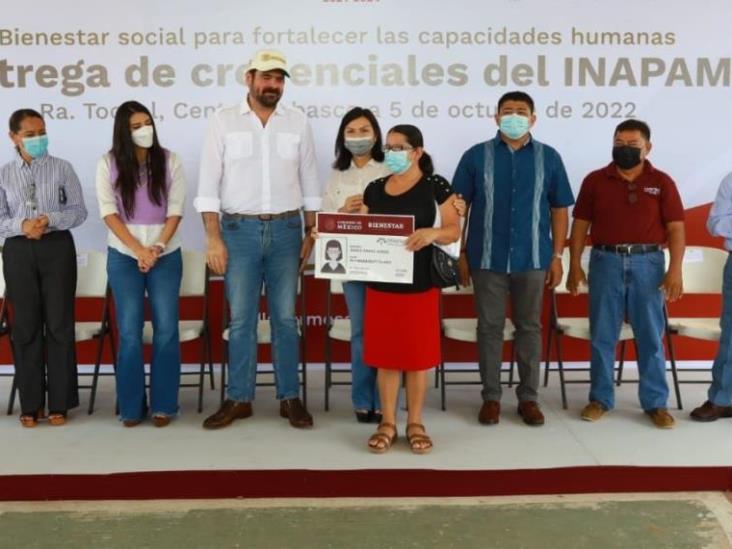 Entregan credenciales del INAPAM en zona indígena yokota´n de Centro Entregan credenciales del INAPAM en zona indígena yokota´n de Centro