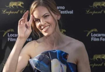 Hilary Swank confirma que está embarazada de gemelos a sus 48 años