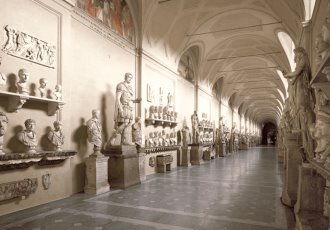 Detienen a un hombre por derribar dos bustos antiguos en los Museos Vaticanos