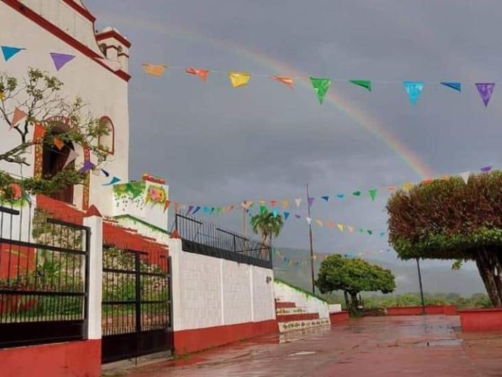 Gestionan construcción de techumbre de iglesia de Santiago Apóstol de Tapijulapa Gestionan construcción de techumbre de iglesia de Santiago Apóstol de Tapijulapa