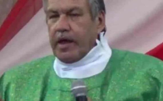 Suspenden a padre en Morelia, oficiaba misas armado