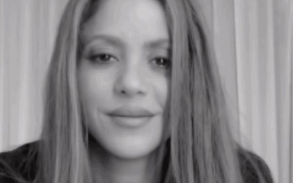 Shakira reaparece cantando frente a la cámara: No fue culpa tuya ni tampoco mía