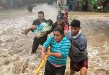 Ríos crecieron súbitamente; familias fueron rescatadas y evacuadas