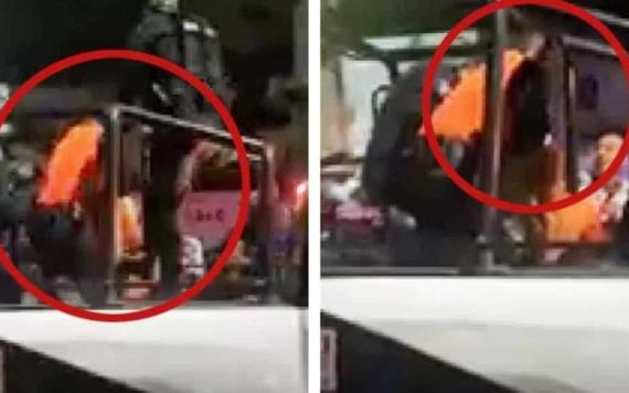VIDEO: Policías de Monterrey agarran a patadas a hombre y a mujer