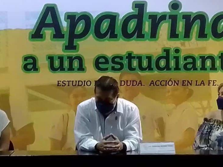 Programa Apadrina a un estudiante entregó 169 becas Programa Apadrina a un estudiante entregó 169 becas