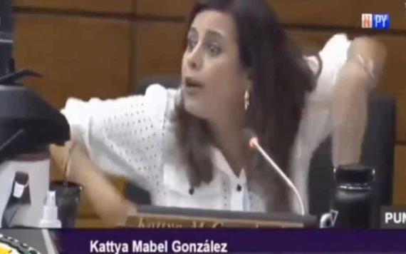 Diputada paraguaya recita Te Felicito, de Shakira, en plena sesión del Congreso