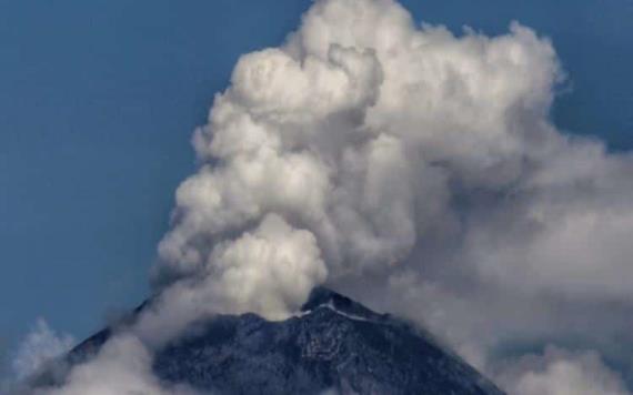 Popocatépetl emite 146 exhalaciones y más de una hora de tremor