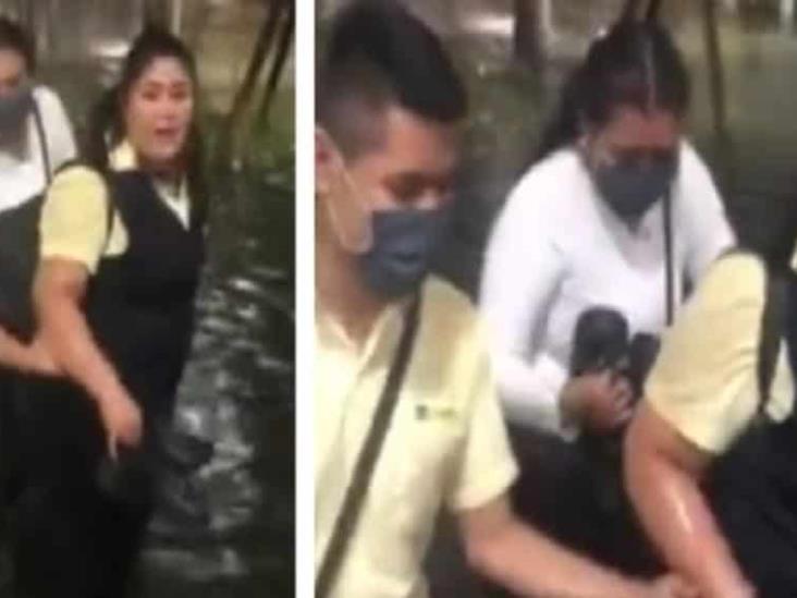 Con la camisa bien puesta: Empleados de Coppel ofrecen crédito en medio de inundación Con la camisa bien puesta: Empleados de Coppel ofrecen crédito en medio de inundación