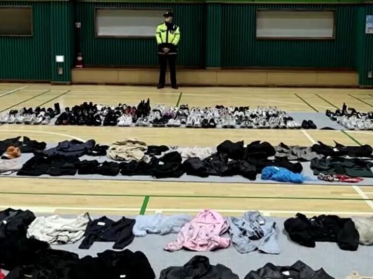 Exhiben en gimnasio, objetos de víctimas de estampida en Seúl Exhiben en gimnasio, objetos de víctimas de estampida en Seúl