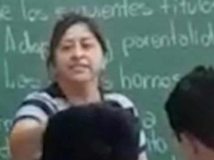 Mujer entra a salón de clases y golpea a alumno; lo acusa de agredir a su hijo Mujer entra a salón de clases y golpea a alumno; lo acusa de agredir a su hijo
