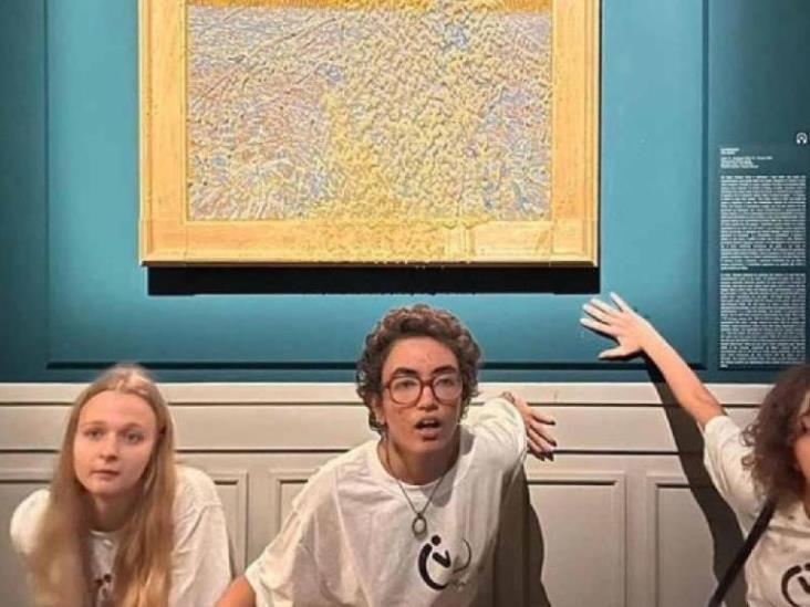 Nuevamente lanzan puré de verduras a "El sembrador" de Van Gogh en Roma Nuevamente lanzan puré de verduras a "El sembrador" de Van Gogh en Roma