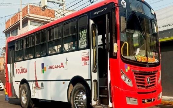 Transporte público arrolla a mujer en Toluca