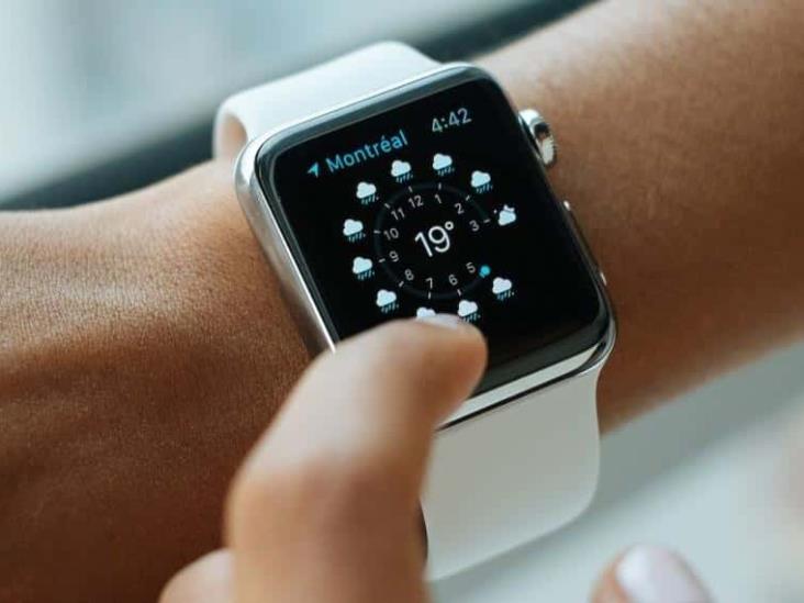 Hombre entierra viva a su esposa, pero ella sobrevive gracias a su Apple Watch. Hombre entierra viva a su esposa, pero ella sobrevive gracias a su Apple Watch.