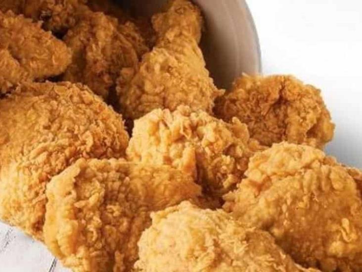 Familia denuncia que halló gusanos en pollo de KFC Familia denuncia que halló gusanos en pollo de KFC
