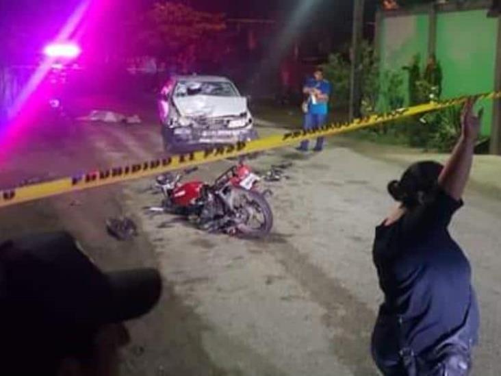 Hermanos en motocicleta impactaron de frente contra un auto Hermanos en motocicleta impactaron de frente contra un auto