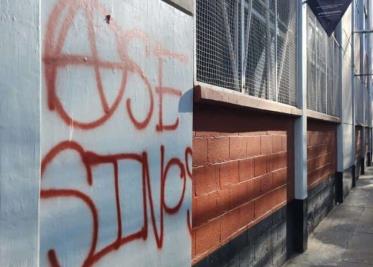 AMLO pide despejar el Zócalo para la marcha en defensa del INE