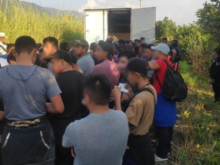 En Chiapas, Guardia Nacional y el Instituto Nacional de Migración rescatan a personas abandonadas en el área de carga de un camión En Chiapas, Guardia Nacional y el Instituto Nacional de Migración rescatan a personas abandonadas en el área de carga de un camión