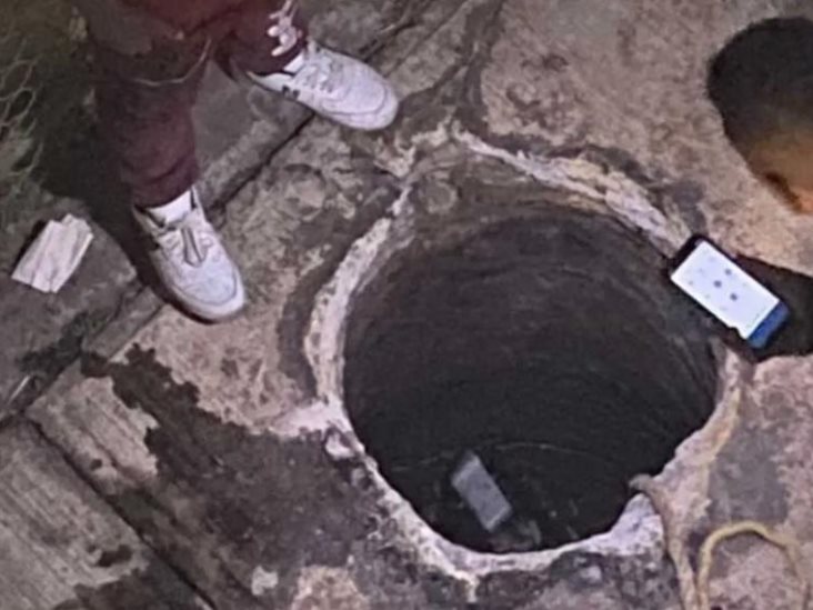 Fallecen dos mujeres al caer a coladera abierta en CDMX Fallecen dos mujeres al caer a coladera abierta en CDMX