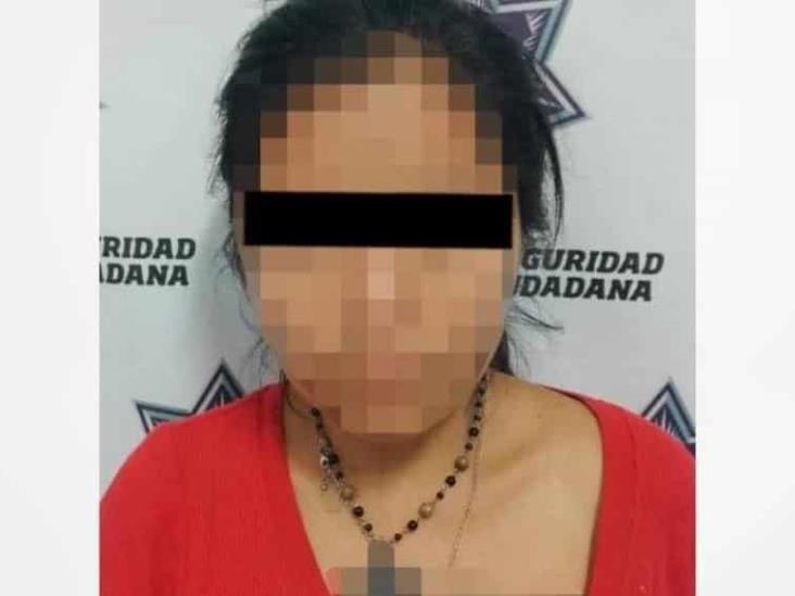 Detienen a mujer por amarrar y golpear a su hija de tres años Detienen a mujer por amarrar y golpear a su hija de tres años