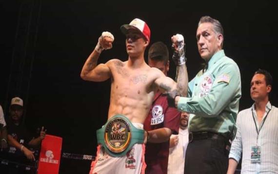 Misael Cabrera se corona campeón Fecarbox ligero