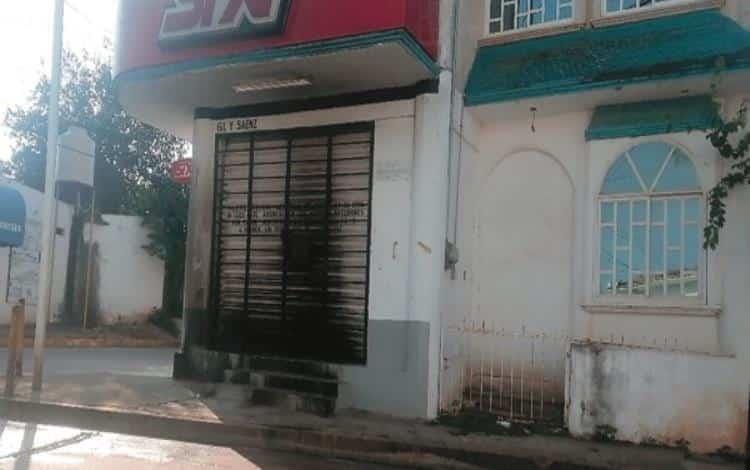 Noche de terror en Macuspana; delincuentes incendian negocios de cerveza y un auto Noche de terror en Macuspana; delincuentes incendian negocios de cerveza y un auto