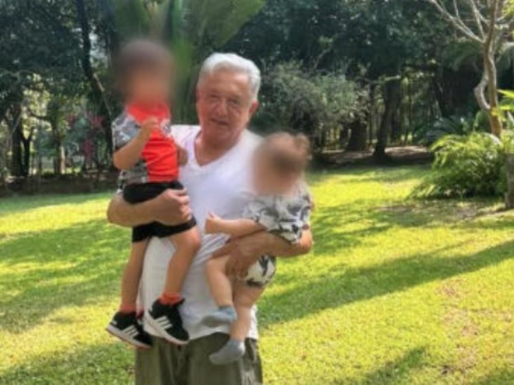 AMLO festejó con sus "acarreados" previo a su cumpleaños y la marcha por el INE AMLO festejó con sus "acarreados" previo a su cumpleaños y la marcha por el INE