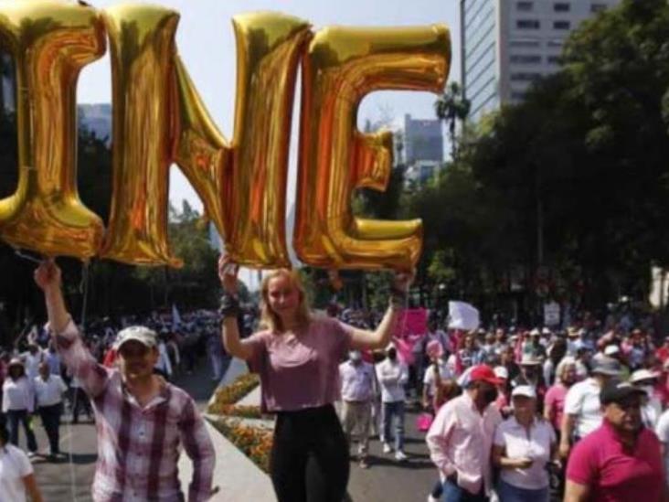 Fueron ´entre 10 y 12 mil personas´ a la marcha en defensa del INE: Batres Fueron ´entre 10 y 12 mil personas´ a la marcha en defensa del INE: Batres