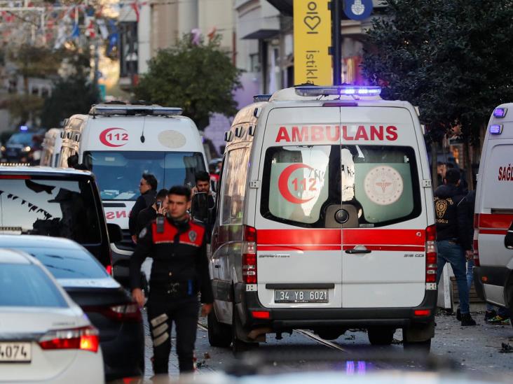 Ataque terrorista en Estambul deja al menos seis muertos y 53 heridos Ataque terrorista en Estambul deja al menos seis muertos y 53 heridos