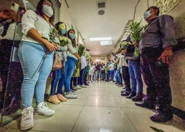 Investigan caso de adolescente que dio a luz afuera de un hospital en Chiapas