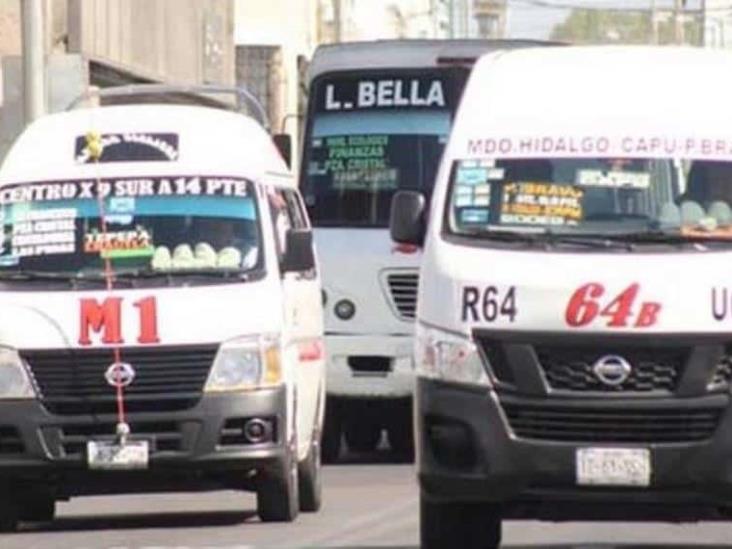Mujer se lanza de combi por temor a ser secuestrada en Matamoros, Puebla Mujer se lanza de combi por temor a ser secuestrada en Matamoros, Puebla