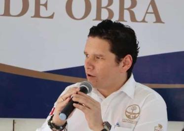 Encabeza Gregorio Espadas, graduación de talleres multidisciplinarios en Comalcalco