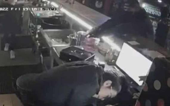 Atacan un bar en Celaya y disparan a empleadas