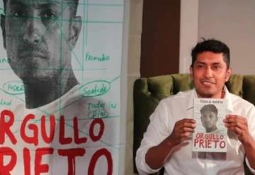 Tenoch Huerta presenta su libro ´Orgullo prieto´