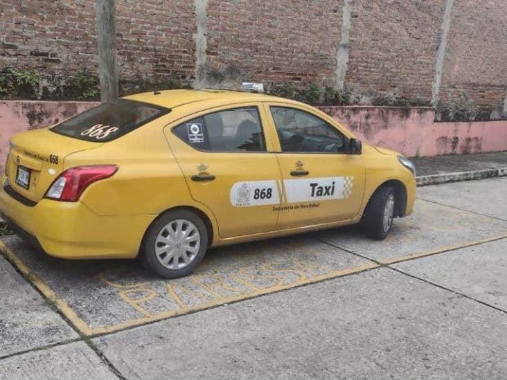 Encuentran muerto a taxista dentro de su unidad en Villa Las Fuentes Encuentran muerto a taxista dentro de su unidad en Villa Las Fuentes