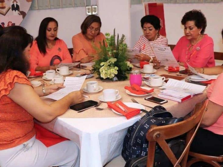 Realizan café literario con la finalidad de que las mujeres conozcan las herramientas para hacer denuncias Realizan café literario con la finalidad de que las mujeres conozcan las herramientas para hacer denuncias