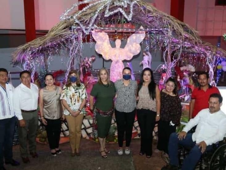 Promueven FGE e ITIFE la fraternidad y unidad, al encender el arbolito navideño Promueven FGE e ITIFE la fraternidad y unidad, al encender el arbolito navideño