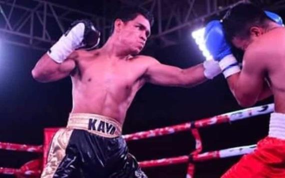 El peligroso boxeador chiapaneco Sergio "Kid" arrebatarle el título Nacional Gallo a Luis "Kiko" Guzmán
