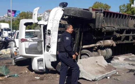 Trágico accidente en Querétaro: tráiler se queda sin frenos y deja 9 heridos